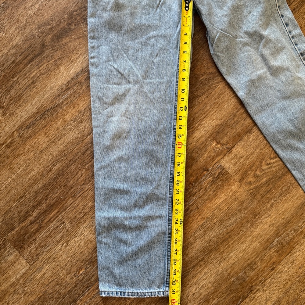 VTG Levi's 550 Relaxed Fit Made Canada Light Wash Denim Blue Jeans Mens 33x32 - Picture 8 of 11